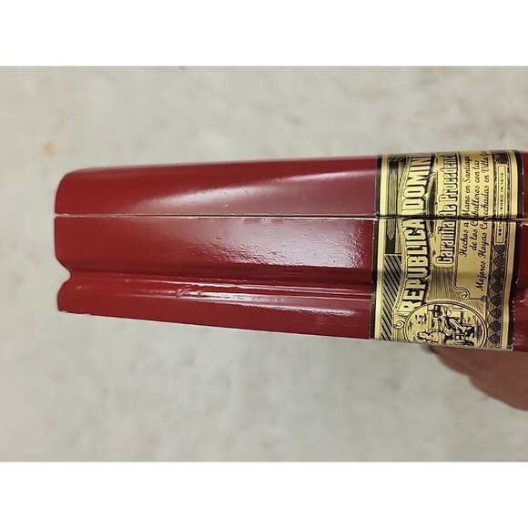 Arturo Fuente Don Carlos The Man's 80th "Eye of the Shark" Empty Cigar Box SEE - Picture 10 of 14